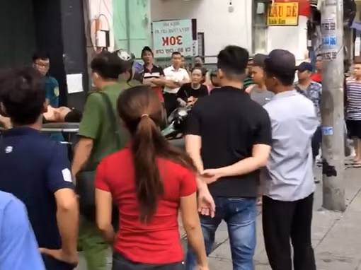 Bắt đối tượng đồng tính đâm người vì ghen tuông