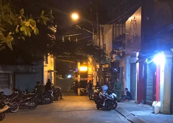 Công an phong tỏa hiện trường để điều tra