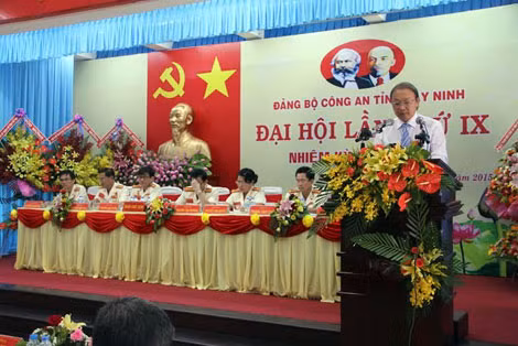 Bí thư Tỉnh ủy Võ Văn Phuông phát biểu chỉ đạo Đại hội. Bí thư Tỉnh ủy Võ Văn Phuông phát biểu chỉ đạo Đại hội.