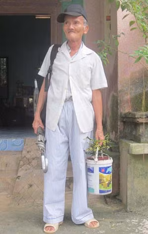 Cụ Thành chuẩn bị hành trình xin tiền làm từ thiện.