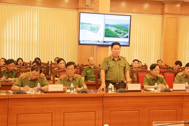 Thứ trưởng Bùi Văn Thành phát biểu tại buổi làm việc