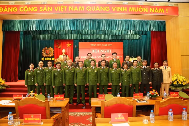 Thứ trưởng Lê Qúy Vương và các đại biểu tham dự Hội nghị