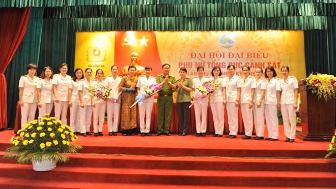 Ban chấp hành mới ra mắt Đại hội