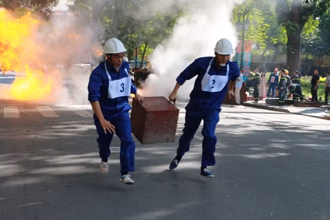 Vận động viên phải chạy thật nhanh để cứu tài sản