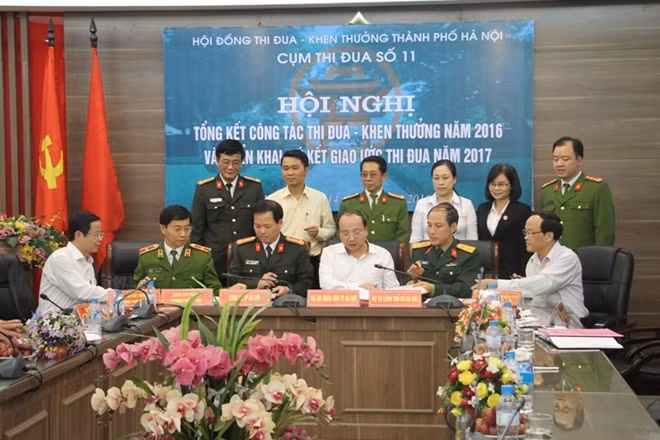 Các đơn vị ký kết giao ước thi đua năm 2017