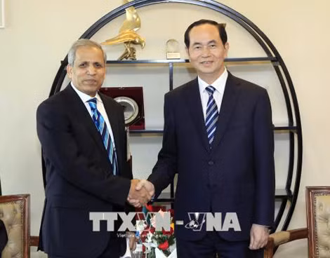 Chủ tịch nước Trần Đại Quang tiếp Lãnh đạo Liên đoàn các Phòng Thương mại và Công nghiệp Bangladesh (FBCCI) Shafiul Islam. Ảnh: Nhan Sáng/TTXVN