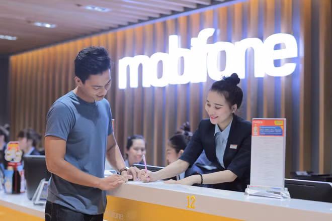 Các thuê bao MobiFone không cần phải thao tác đổi từng số một, chỉ cần sử dụng My MobiFone, cả danh bạ hàng trăm số sẽ được đổi hàng loạt.