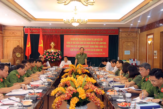 Thượng tướng Nguyễn Văn Thành, Ủy viên Trung ương Đảng, Thứ trưởng Bộ Công an phát biểu tại buổi làm việc