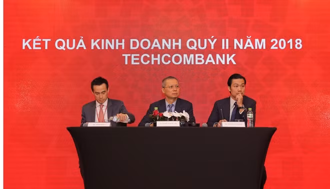 Ban lãnh đạo Techcombank trả lời các câu hỏi tại buổi công bố Kết quả kinh doanh Quý II/2018