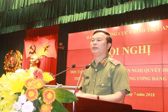 Thiếu tướng Bùi Minh Giám, Phó Tổng cục trưởng Tổng cục Chính trị CAND phát biểu tại Hội nghị. Thiếu tướng Bùi Minh Giám, Phó Tổng cục trưởng Tổng cục Chính trị CAND phát biểu tại Hội nghị.