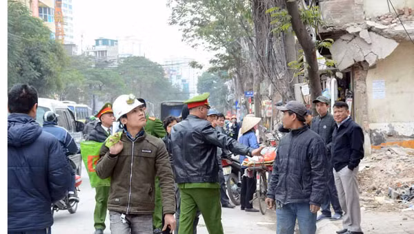 Công an phường sở tại đã có mặt tại hiện trường, xử lý vụ việc.