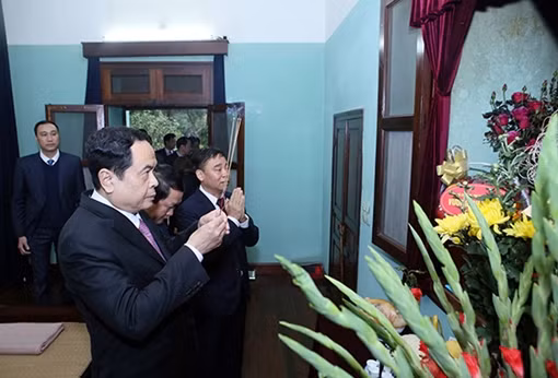 Ra mắt tủ sách Hồ Chí Minh tại Khu di tích Phủ Chủ tịch ảnh 6