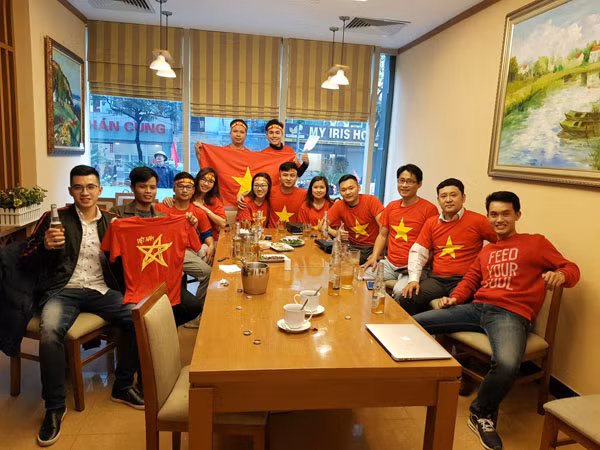 Các quán cafe cũng là địa điểm lý tưởng để người hâm mộ đồng hành cùng U23 Việt Nam.