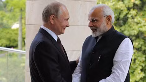 Thủ tướng Ấn Độ Modi gặp Tổng thống Nga Putin tại Sochi ngày 21-5.