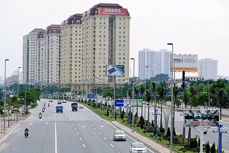Đường Võ Chí Công (Hà Nội) là một con đường mới, đẹp, với dự án hai bên đường mọc lên san sát.