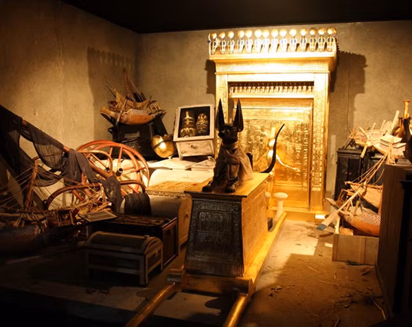 Đây được cho là phát hiện khảo cổ quan trọng và có ý nghĩa lớn. Lăng mộ của Tutankhamun còn gần như nguyên vẹn, không có dấu hiệu bị những kẻ chuyên đào trộm mộ xâm phạm.