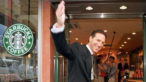 Howard Schultz và thương hiệu đã đưa ông trở thành một huyền thoại Starbucks. Howard Schultz và thương hiệu đã đưa ông trở thành một huyền thoại Starbucks.
