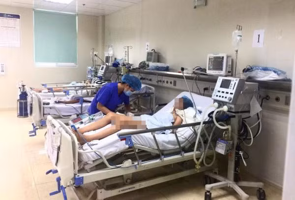 Bệnh nhi viêm não Nhật Bản phải thở máy ở Bệnh viện Nhi Trung ương. Bệnh nhi viêm não Nhật Bản phải thở máy ở Bệnh viện Nhi Trung ương.