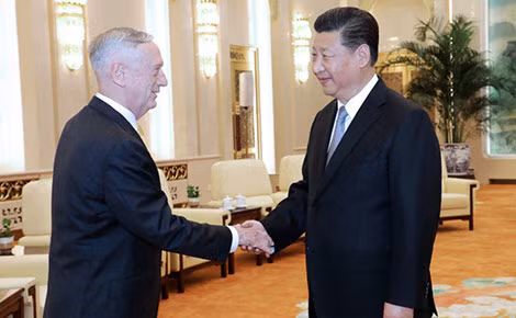 Chủ tịch Trung Quốc Tập Cận Bình tiếp Bộ trưởng Quốc phòng Mỹ Jim Mattis. Ảnh: South China Morning Post.