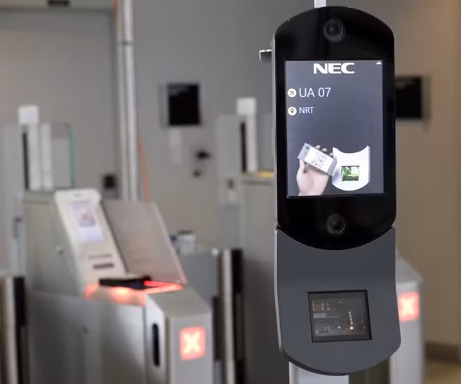 Sân bay quốc tế Orlando bắt buộc khách bay quốc tế scan khuôn mặt.