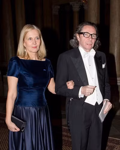 Vợ chồng Katarina Frostenson và Jean-Claude Arnault. Vợ chồng Katarina Frostenson và Jean-Claude Arnault.