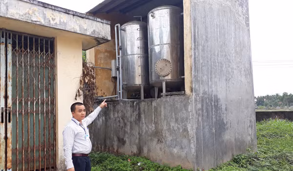 Khu xử lý nước thải của BVĐK Nghĩa Hành ngừng hoạt động đã nhiều năm qua.