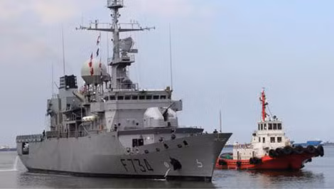 Hộ tống hạm Pháp Le Vendémiaire (F734) trên đường vào cảng Manila (Philippines) ngày 12-3-2018. Hộ tống hạm Pháp Le Vendémiaire (F734) trên đường vào cảng Manila (Philippines) ngày 12-3-2018.