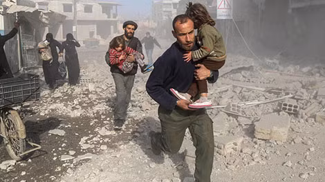 Giao tranh ở Đông Ghouta khiến người dân phải sơ tán. Ảnh: TRT World.