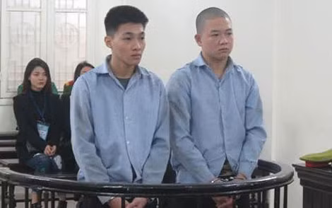 Các đối tượng Nguyễn Văn Chiến và Nguyễn Đức Tuấn phạm tội “giết người” do ghen tuông khi đang ở tuổi vị thành niên.