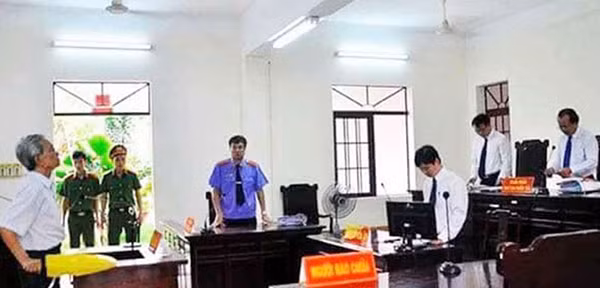 Phiên tòa xét xử bị cáo Nguyễn Khắc Thủy.