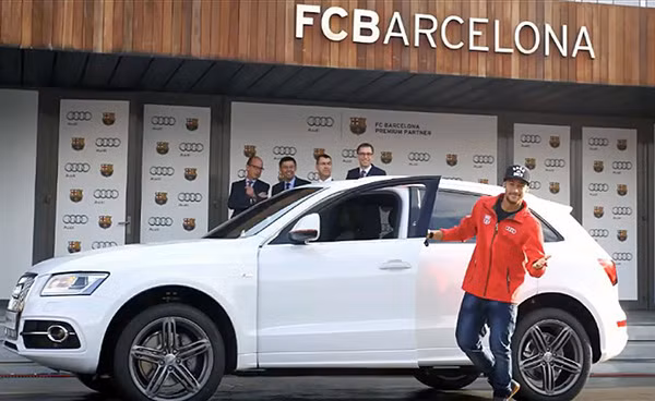 Mới 23 tuổi, tiền đạo con cưng của tuyển Brazil Neymar sở hữu dàn xe khủng.