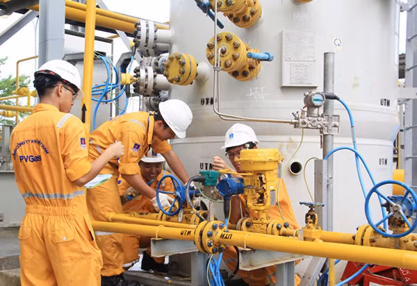 Người lao động PV GAS. Người lao động PV GAS.
