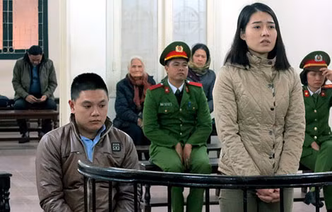 “Hotgirl phố Hiến” Bồ Thị Kim Thoa bị tuyên án tử hình trong vụ vận chuyển hơn 7kg ma túy.