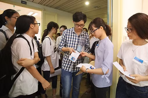“Lạm thu” trong tuyển sinh đầu cấp?