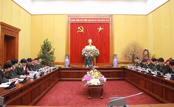 Thứ trưởng Nguyễn Văn Thành chỉ đạo phiên họp.