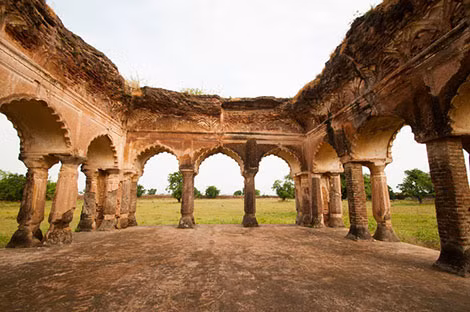 Đại sảnh ở Burhanpur - nơi di hài Hoàng hậu Mumtaz Mahal được quàn trong suốt 6 tháng.