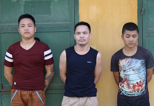Ổ nhóm bảo kê xe khách ném đá phương tiện ô tô bị lực lượng Công an huyện Yên Dũng bắt giữ vào tháng 4 vừa qua.