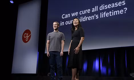 Mark Zuckerberg và vợ Priscilla Chan tại lễ công bố quỹ từ thiện Chan Zuckerberg Initiative.