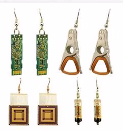 Những món đồ thông thường làm từ rác thải của E-lab.