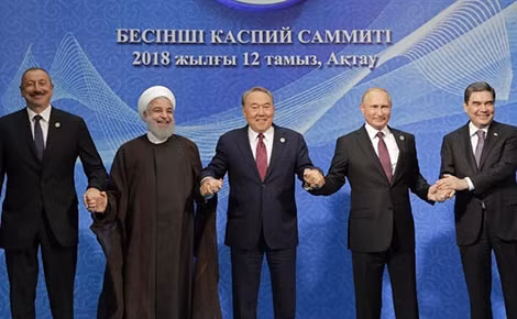 Lãnh đạo 5 nước vùng biển Caspian tại lễ ký thỏa ước ở Aktau, Kazakhstan, ngày 12-8.