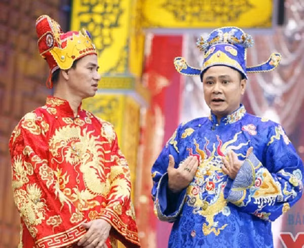 Tự Long, Xuân Bắc – đôi bạn diễn ăn ý, luôn được nhiều khán giả chờ đợi trong nhiều chương trình, sản phẩm hài Tết. Tự Long, Xuân Bắc – đôi bạn diễn ăn ý, luôn được nhiều khán giả chờ đợi trong nhiều chương trình, sản phẩm hài Tết.
