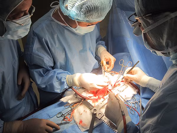 Hoạt động tại Khoa Ngoại và Chăm sóc hậu phẫu cho bệnh nhân giữ vai trò rất lớn trong vấn đề phòng chống nhiễm khuẩn.
