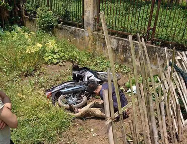 Đối tượng T. sau khi bị người dân chặn bắt.