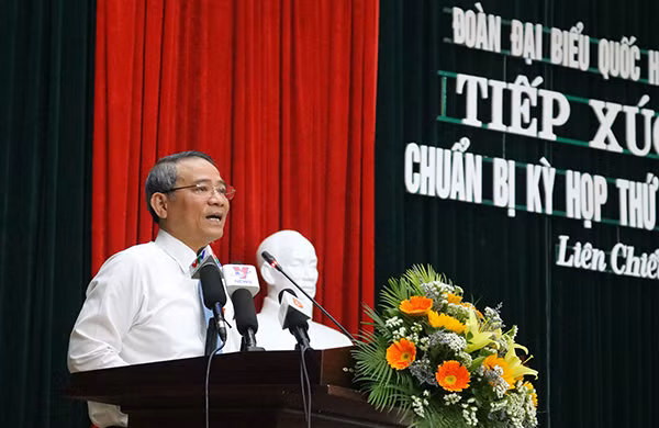 Bí thư thành ủy Đà Nẵng Trương Quang Nghĩa tiếp xúc cử tri và trả lời những câu hỏi liên quan đến việc khởi tố, kỷ luật và bắt giam hàng loạt cán bộ chủ chốt tại TP. Đà Nẵng trong thời gian gần đây.