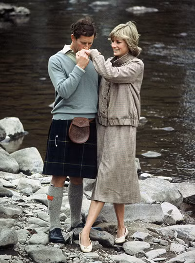 Thái tử Charles và Công nương Diana trong tuần trăng mật tại Scotland năm 1981.