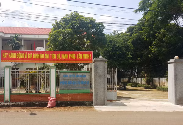Phòng Giáo dục – Đào tạo huyện Krông Ana, nơi hàng trăm giáo viên công tác đang lo lắng trước vụ việc.