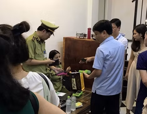 Sốc với ly cà phê có giá 7,2 triệu đồng ảnh 3