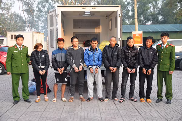 Các đối tượng truy nã di lý về Công an Nghệ An.