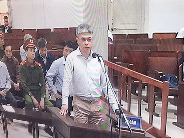 Bị cáo Nguyễn Xuân Sơn.