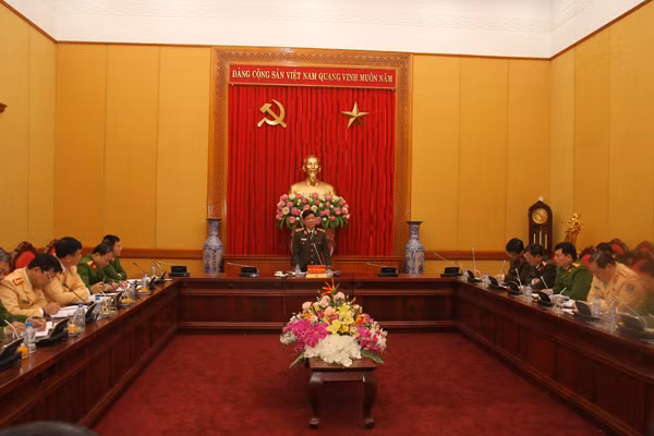 Toàn cảnh buổi họp.